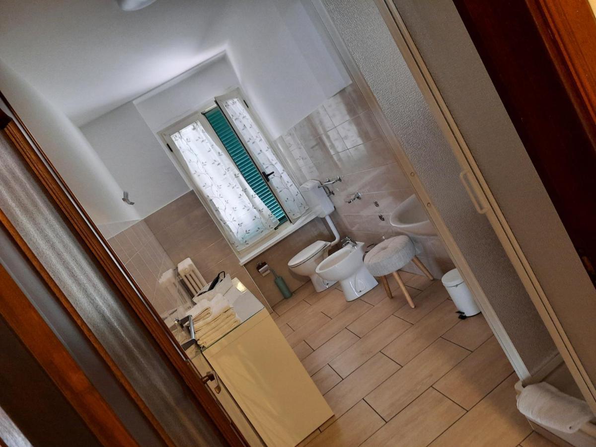 Locanda Della Luna Rossa Calosso Kültér fotó