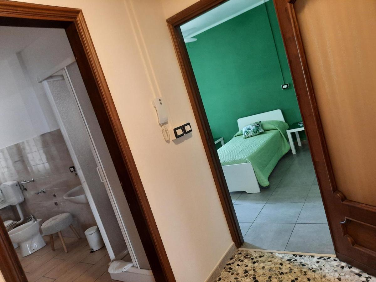 Locanda Della Luna Rossa Calosso Kültér fotó