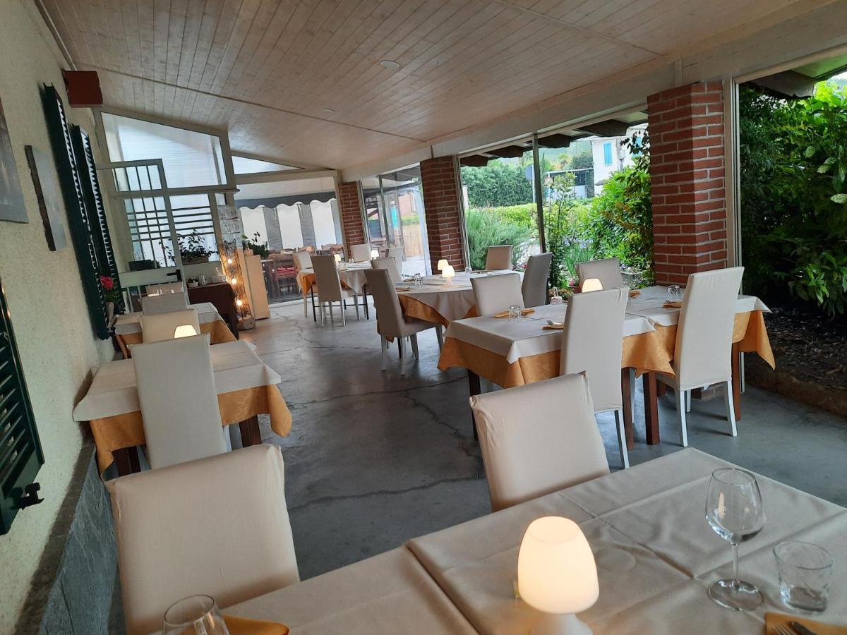 Locanda Della Luna Rossa Calosso Kültér fotó
