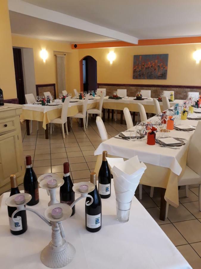 Locanda Della Luna Rossa Calosso Kültér fotó