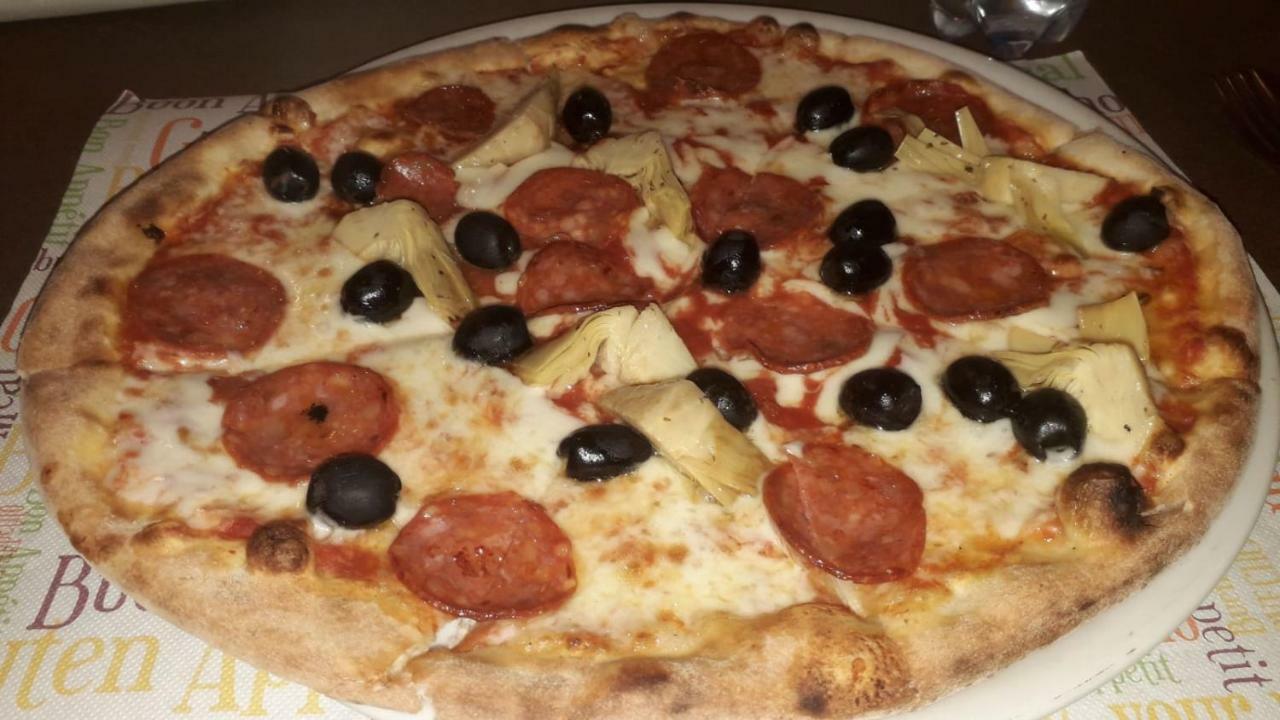 Locanda Della Luna Rossa Calosso Kültér fotó